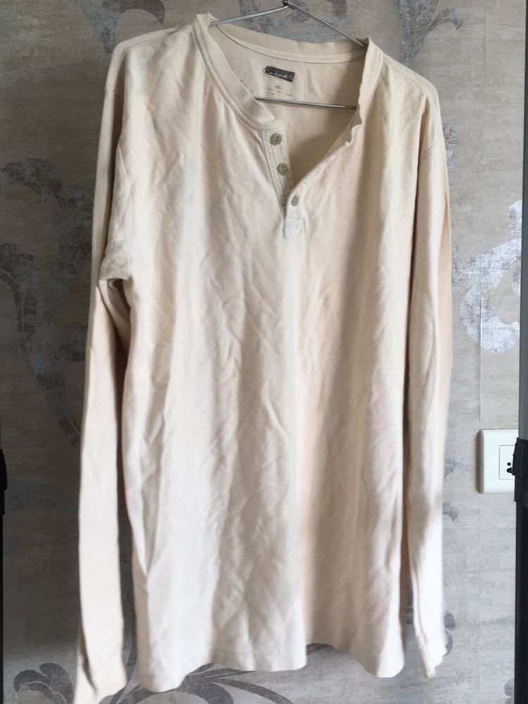 beige knitted Henley T-shirt size XL