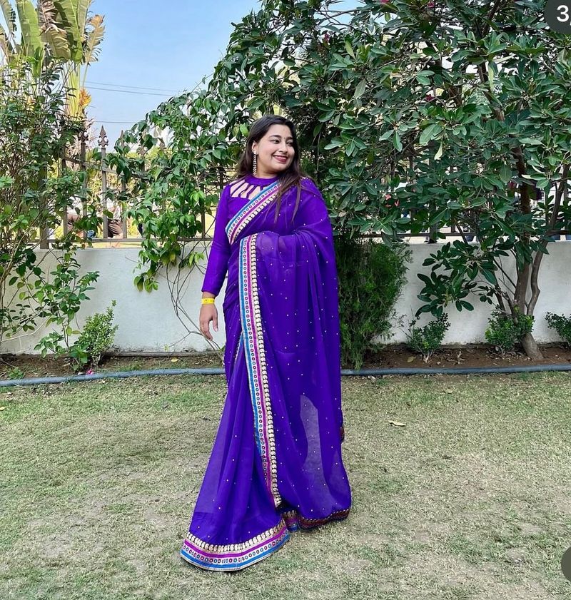 Elegant Purple Saree with Border