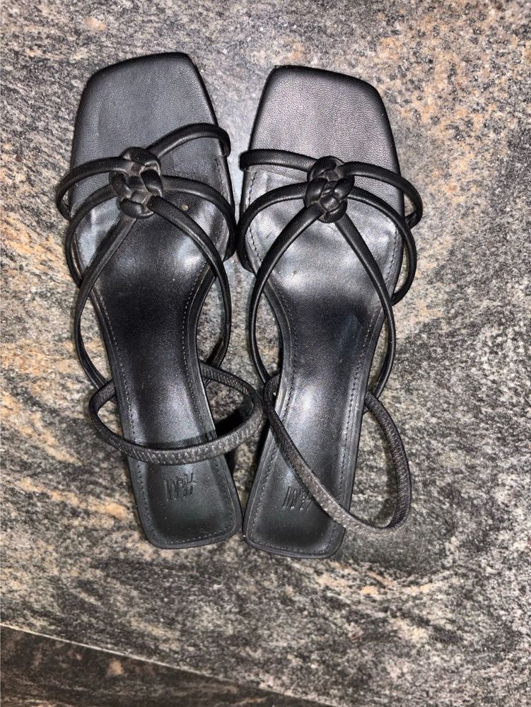 🔻H&amp;M block heels 👠