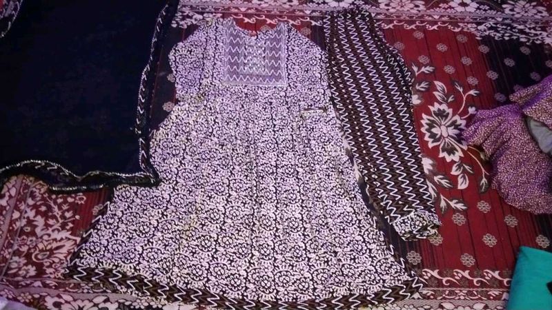 Nayra Kat Kurti Set