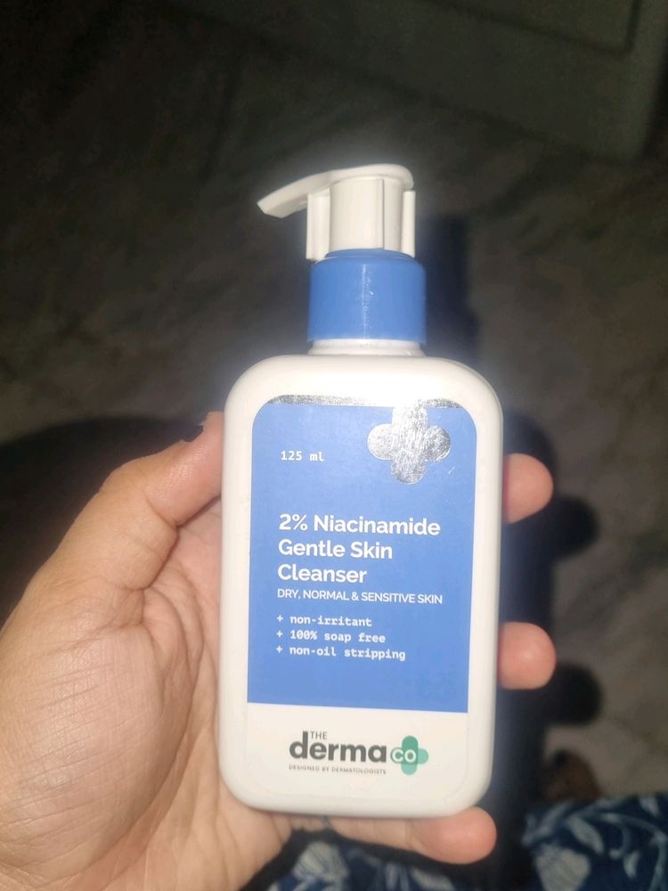 Derma Co 2% Niacinamide Gentle Skin Cleanser