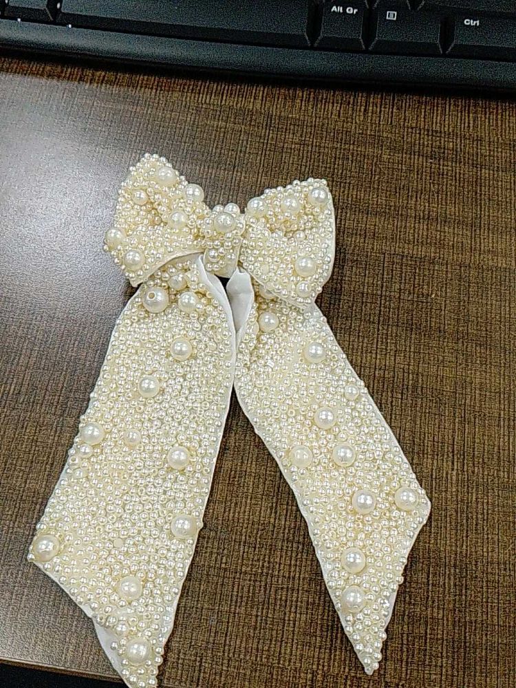 Elegant Pearl Hair Bow
