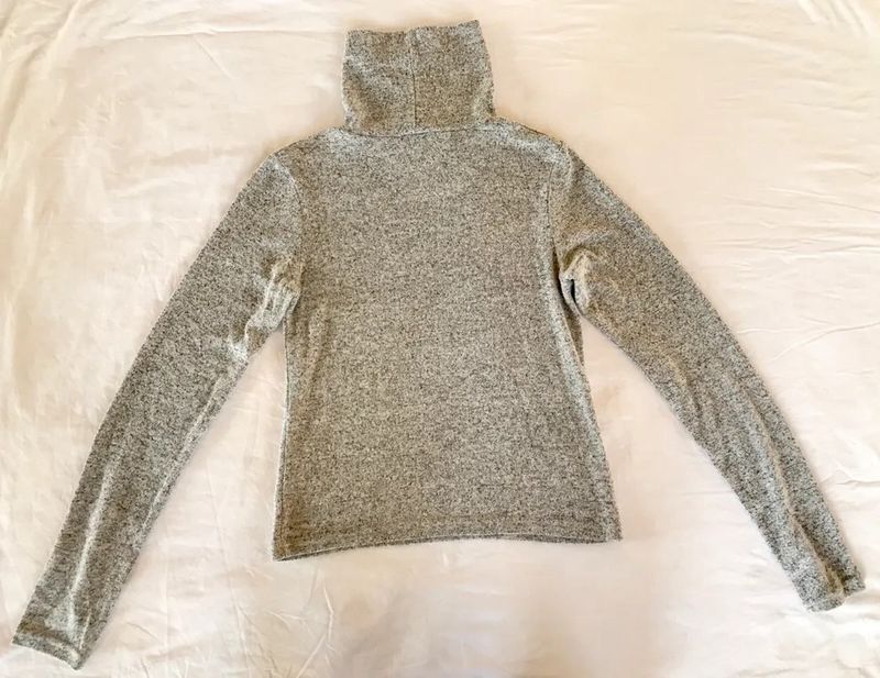 Zara youth small long sleeve turtle neck Grey