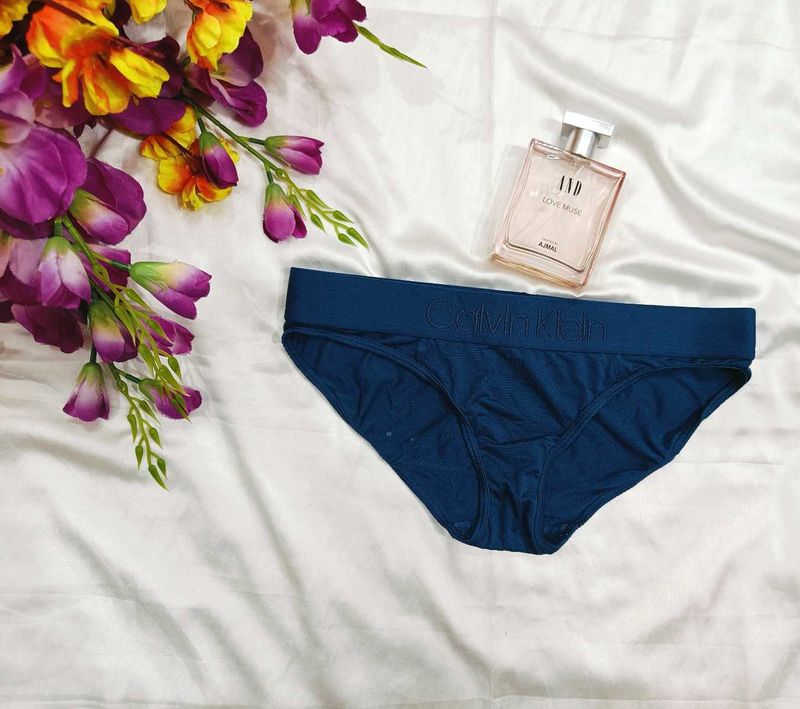 🇳🇿💫💗Calvin Klein Blue Briefs