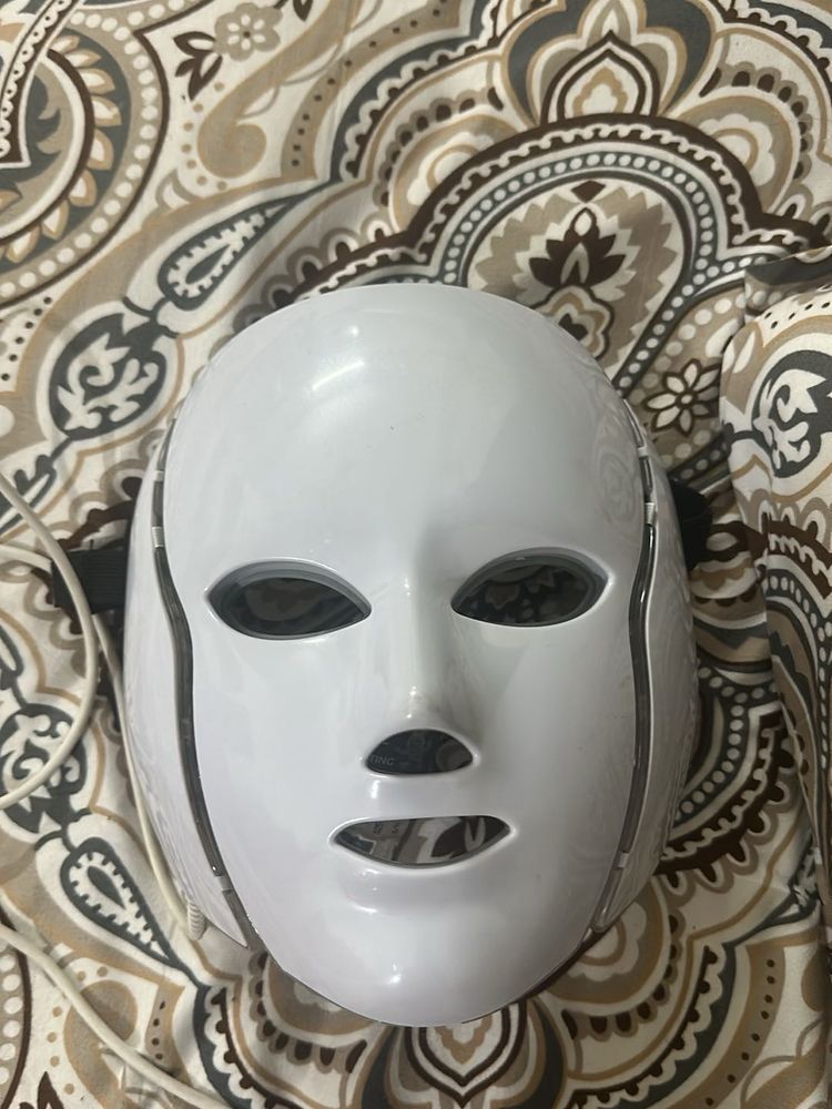 LED Light Therapy Mask
