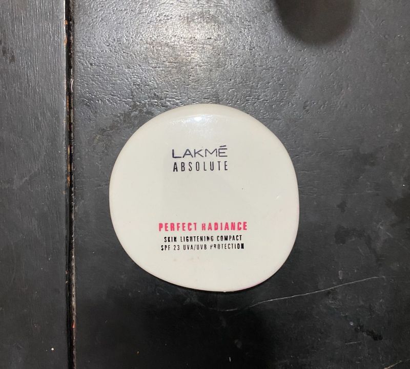 Lakme Compact Shade : Ivory Fair