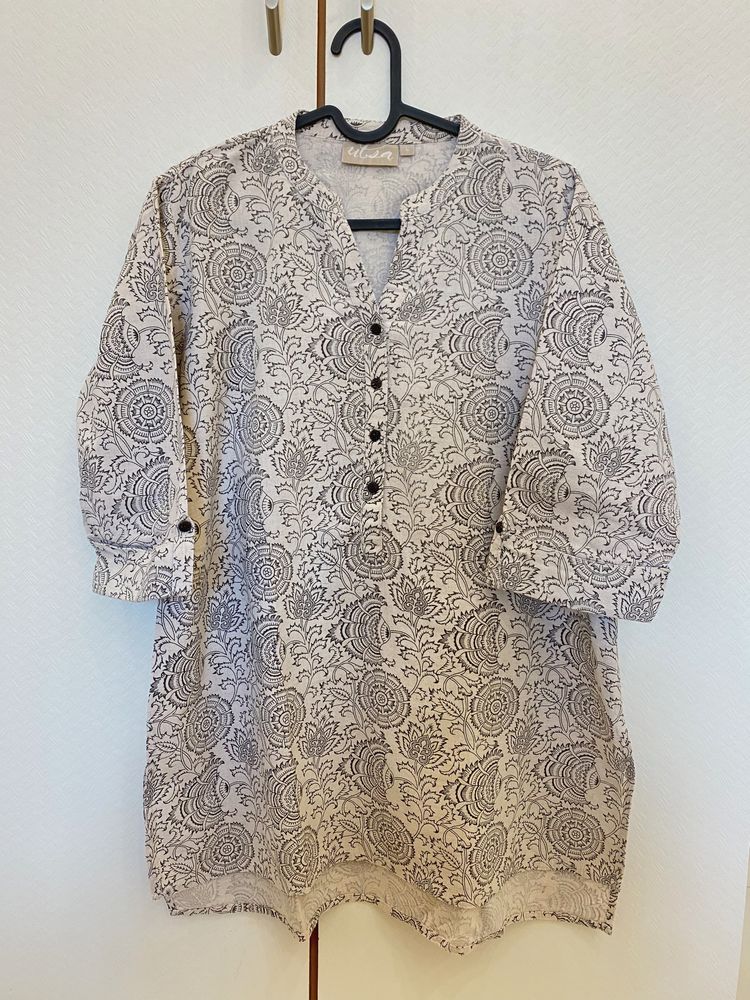 Utsa Floral Print White Kurti