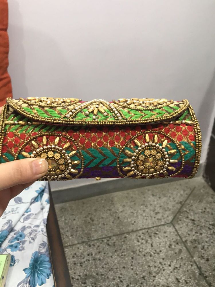 Jadau Clutch