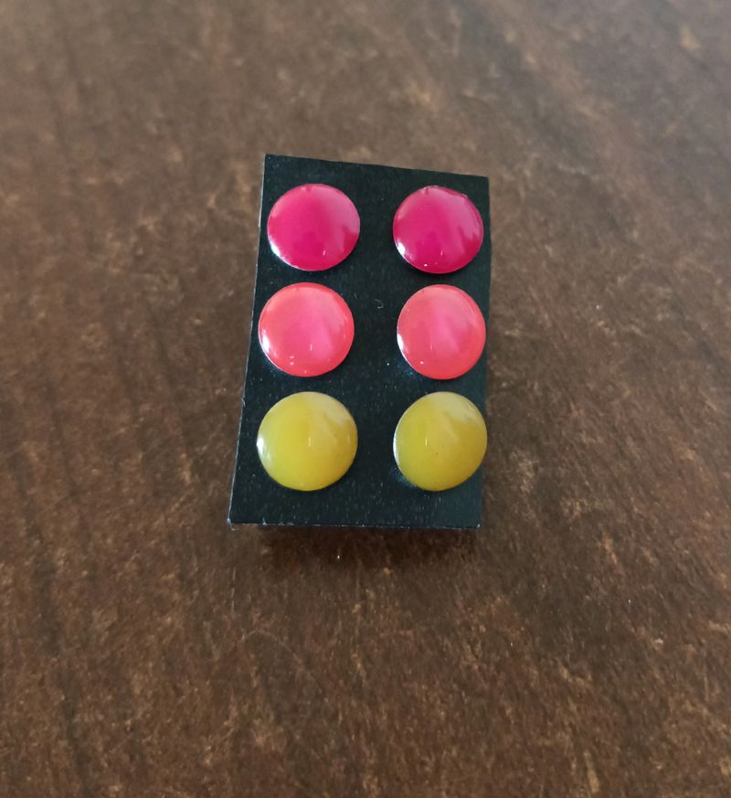 2 set of earrings