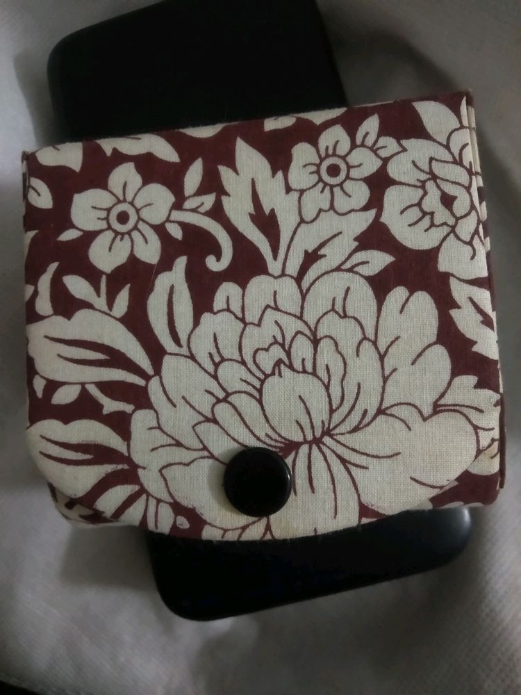 Cream Flower On Rust Base Lipstick/ Earrings Holder