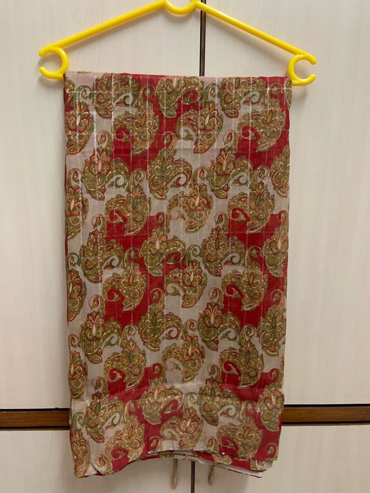 Red &amp; Beige Paisley Print Saree