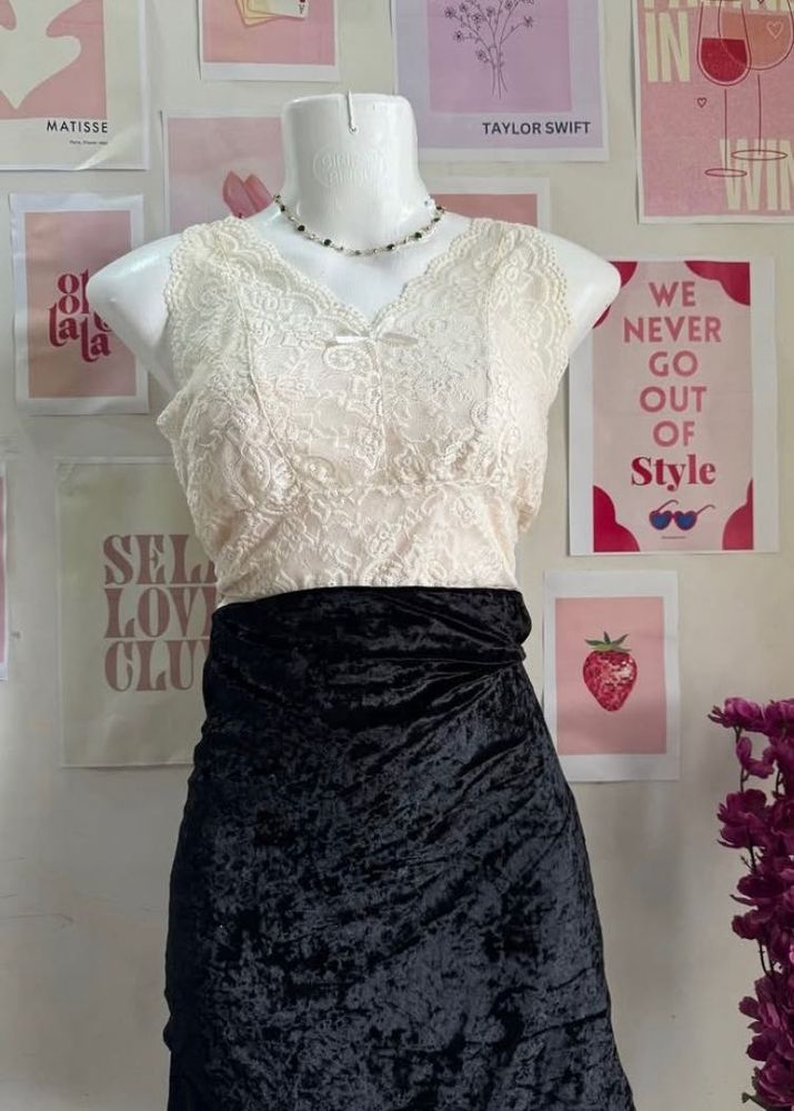 White Lace Top With Bow Detailing