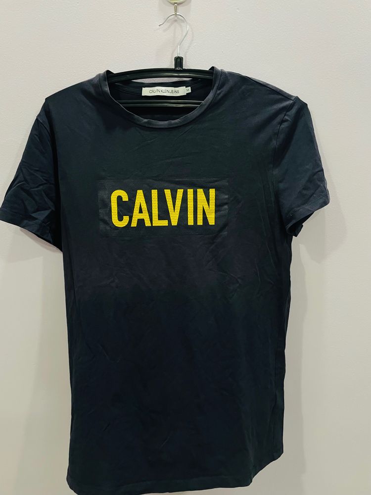 Calvin Klein Tshirt