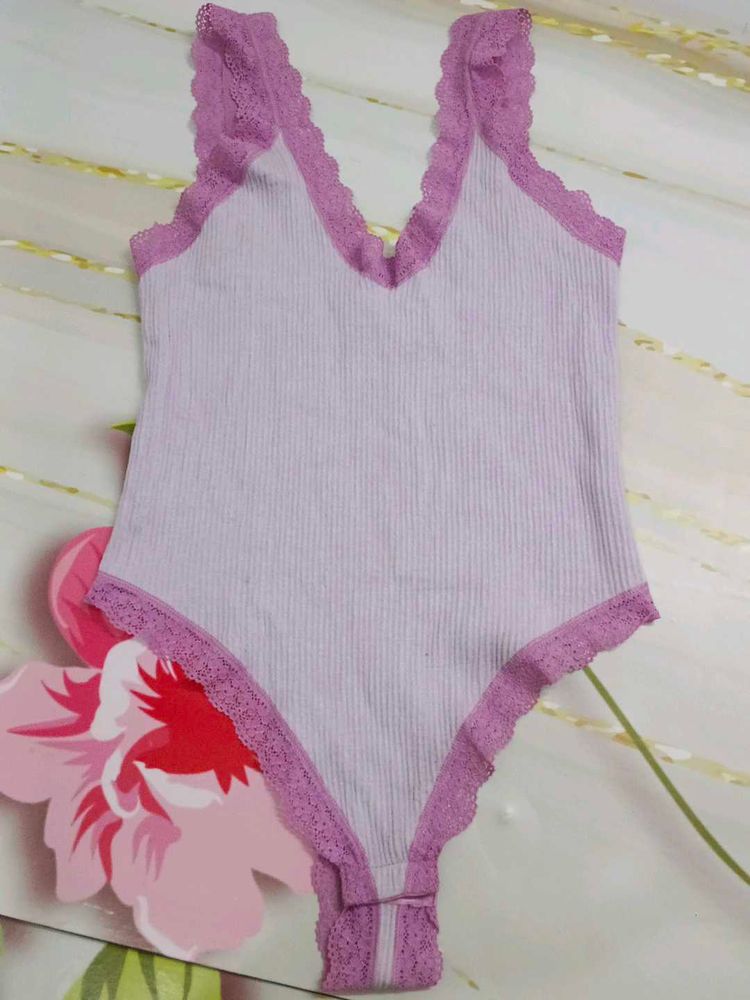 (700)Ribbed Lace Trim Bodysuit