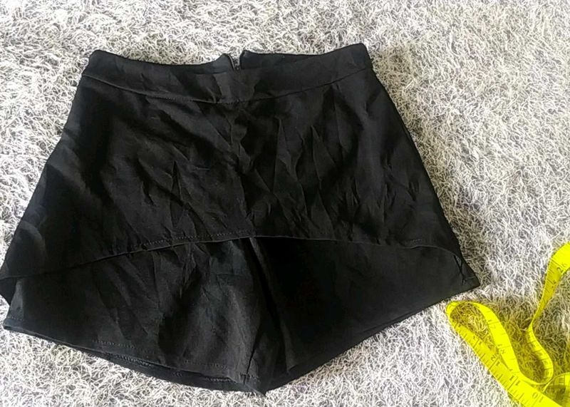 Black Skort