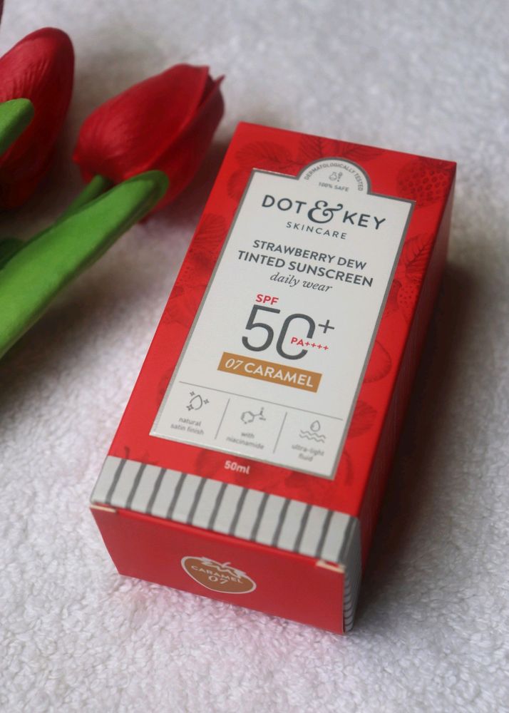 Dot &amp; Key Strawberry Dewy Tinted Sunscreen