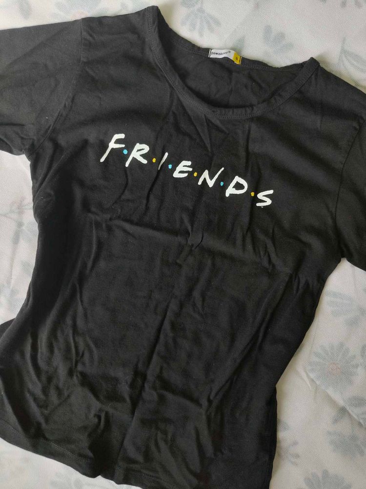 FRIENDS tee