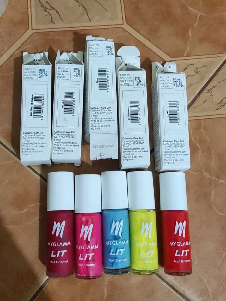 Myglamm LIT Nail Enamel