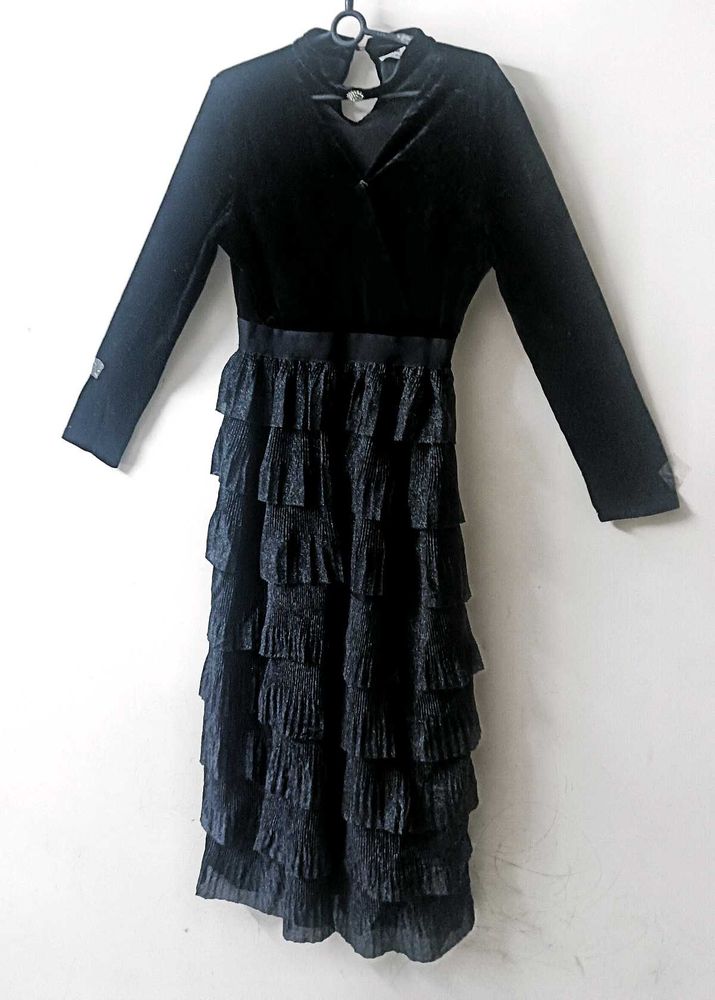 Elegant Black Velvet Ruffle Dress