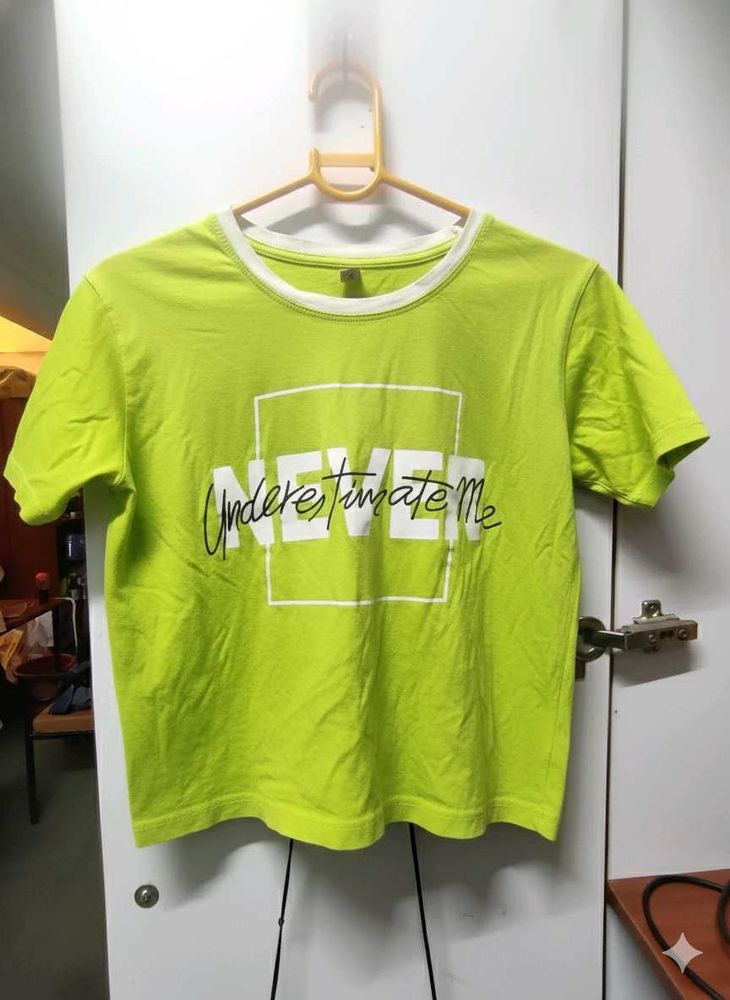 Green Graphic Crop Tee