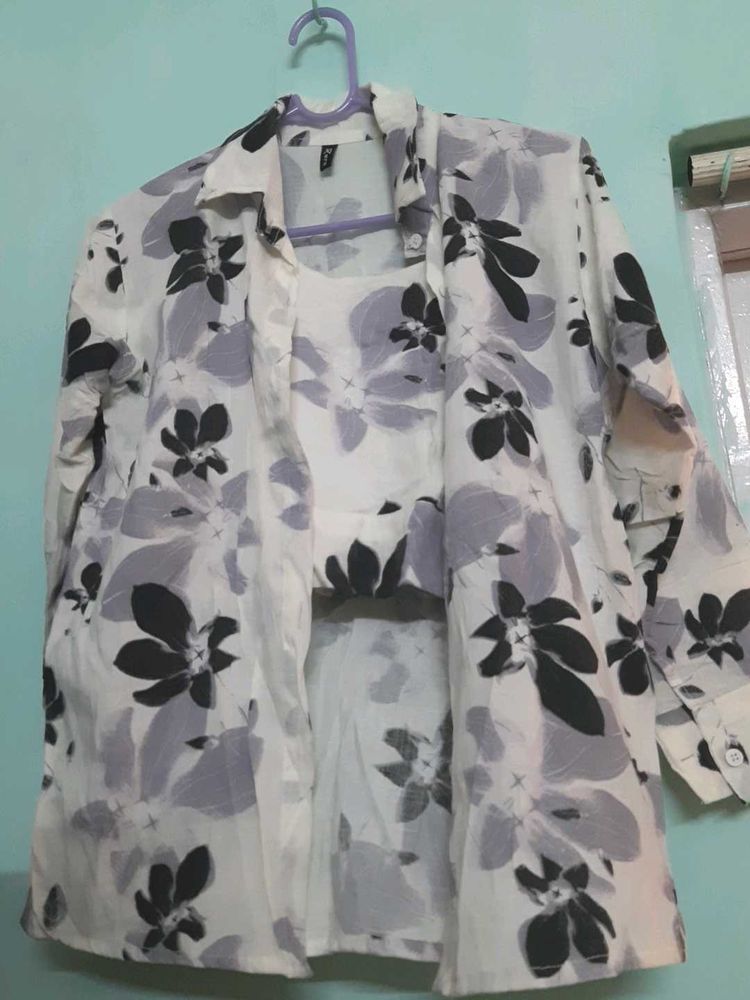 Two piece shirt and tank top, Size S-M