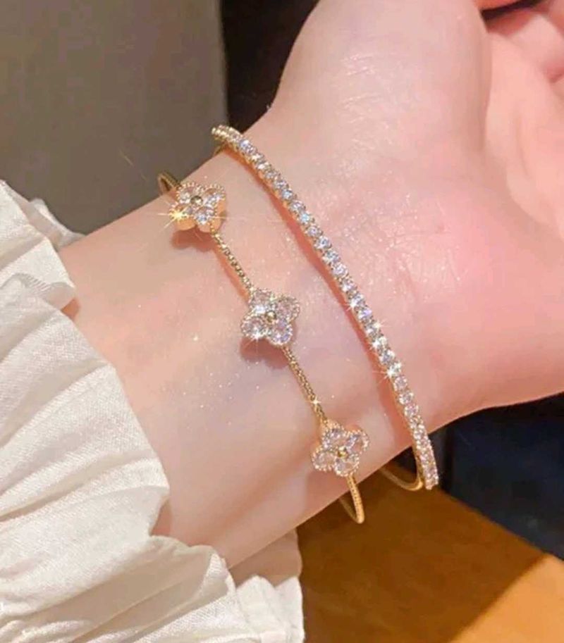 Elegant Flower Bracelet