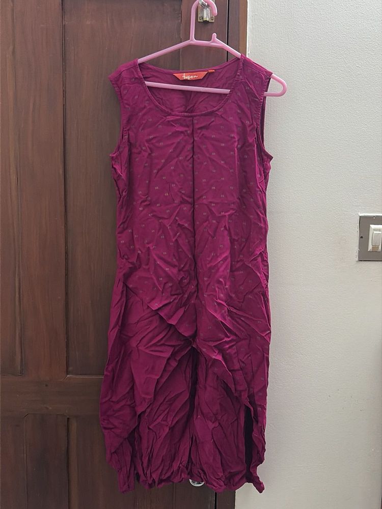 Burgundy Sleeveless kurti with asymmetric hem