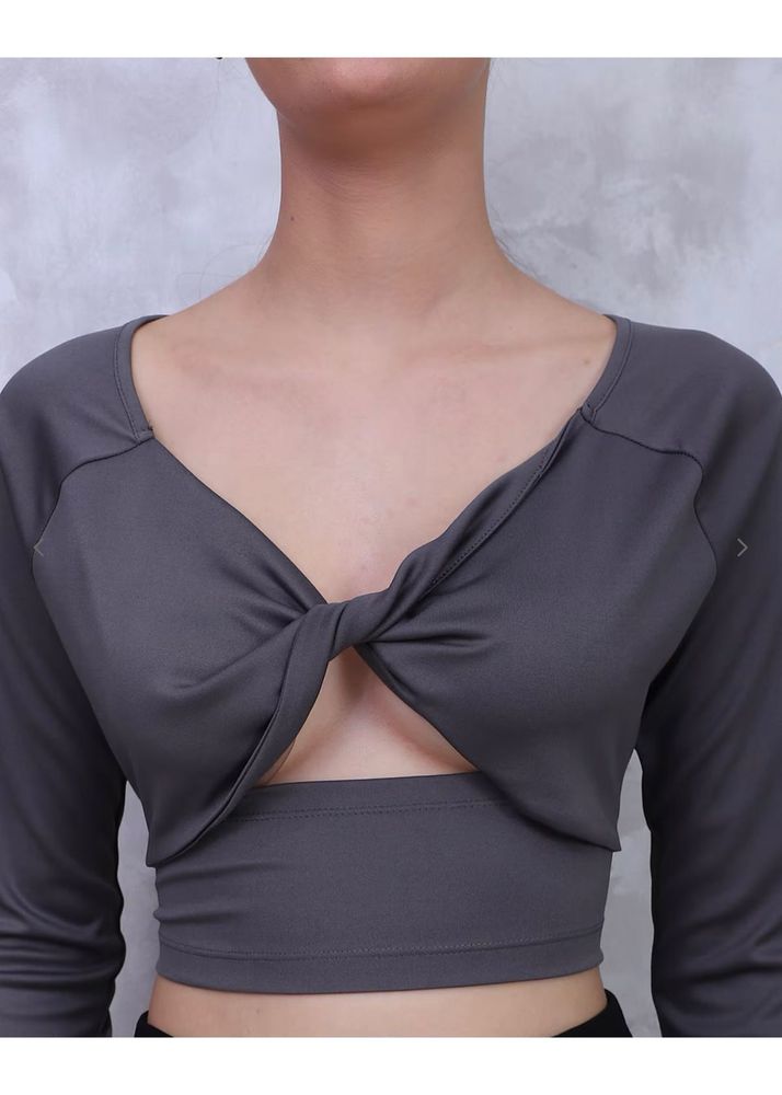 Gray Long Sleeve Crop Top🩶