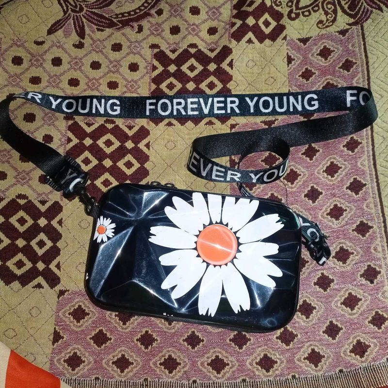 Daisy Crossbody Bag