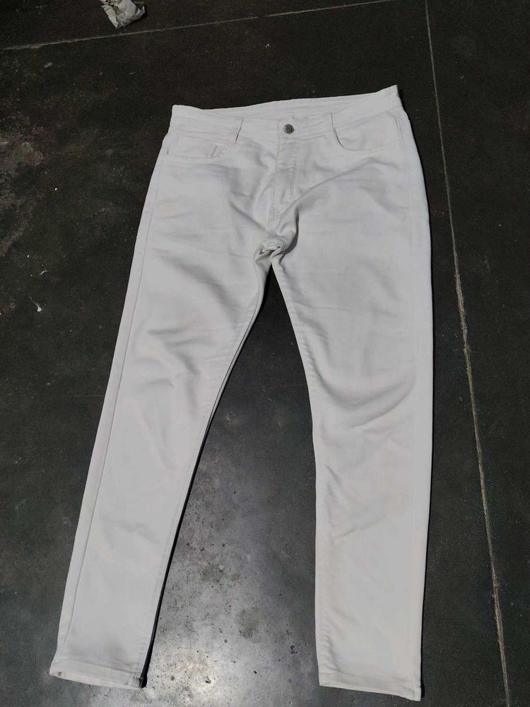 woMen&#39;s Jeans. white 🤍🤍
