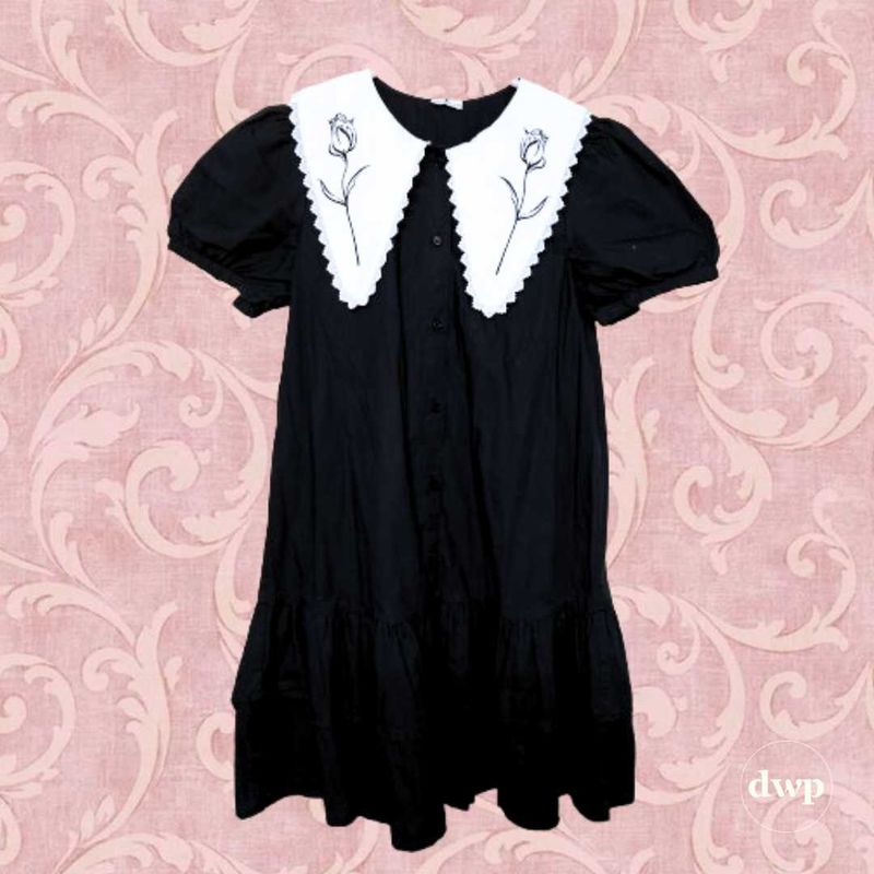 Black korean dress with statement collar