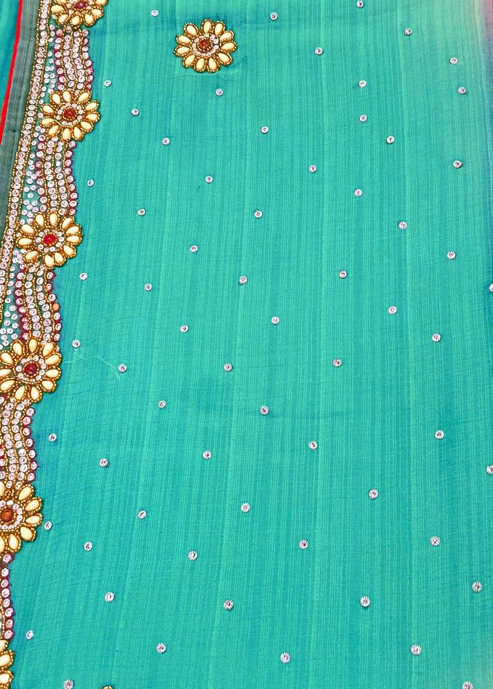 Beautiful Heavy Sadi In Cheap Price.
