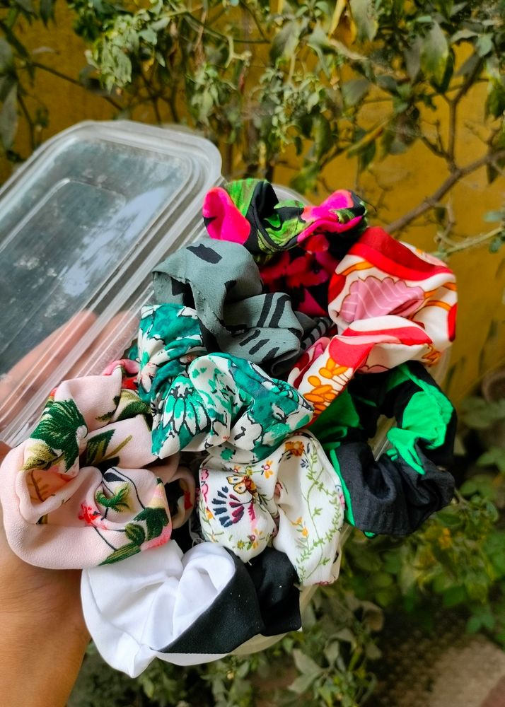 8 Pcs Printed Scrunchies