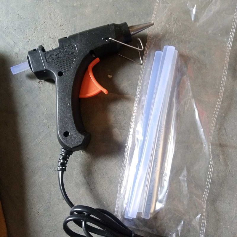 Hot Glue Gun With Sticks