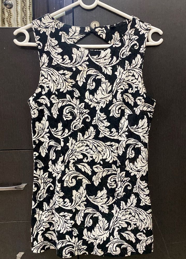 Floral Print Sleeveless Blouse