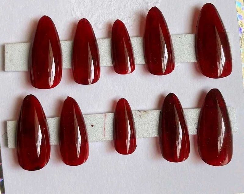 Red Nails + Glue