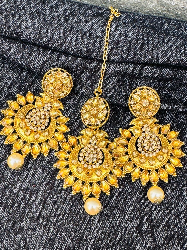 Gold-toned Maang Tikka &amp; Earring Set