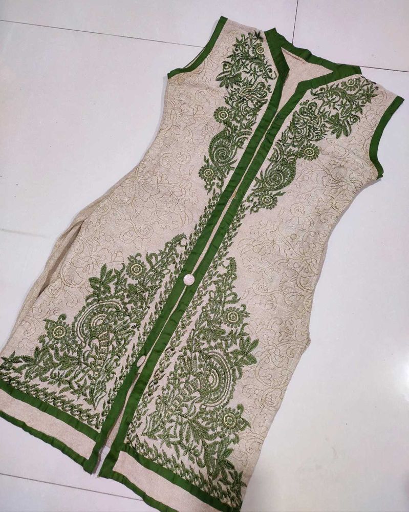 Embroidered Sleeveless Kurti
