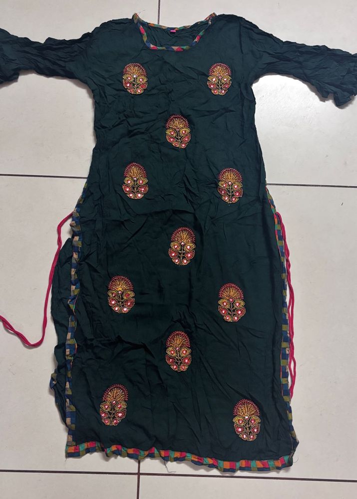 Embroidered Green Kurta