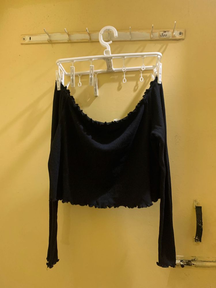 H&amp;M Black Off-Shoulder Top