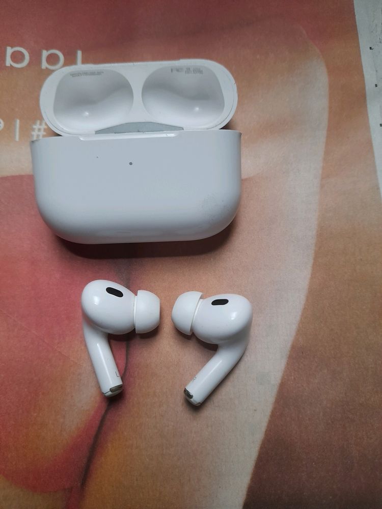Airpods Pro 2  (NOT WORKING ♦️) +cover