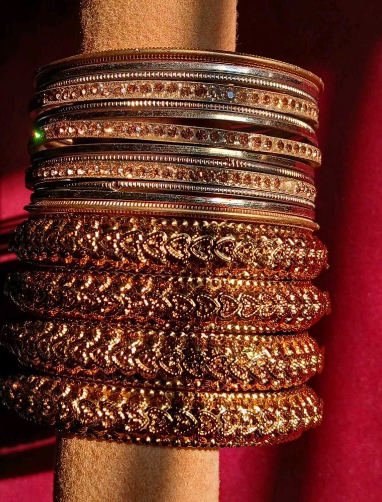 Add Touch of Timeless Elegance to Your Hands: