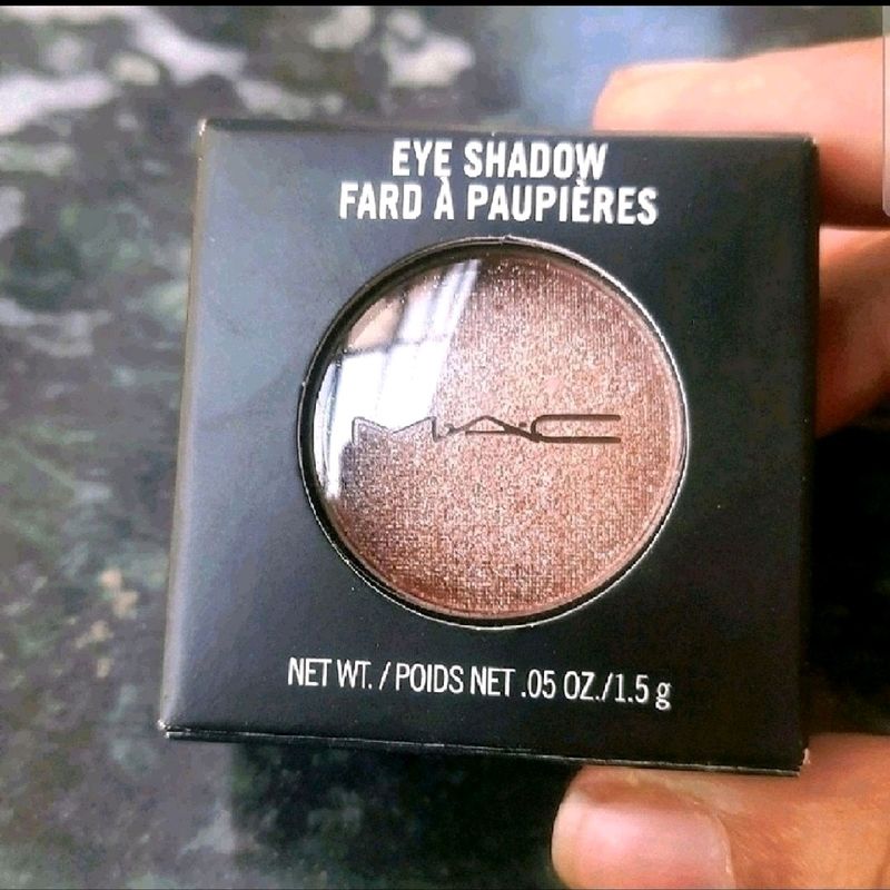 Original MAC Eyeshadow😍New ✅️SHADE: Honey lust lustre😍