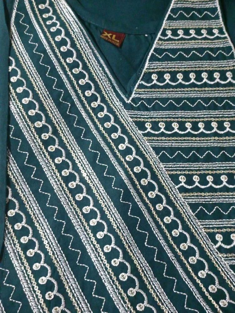 Elegant Green Embroidered Kurta