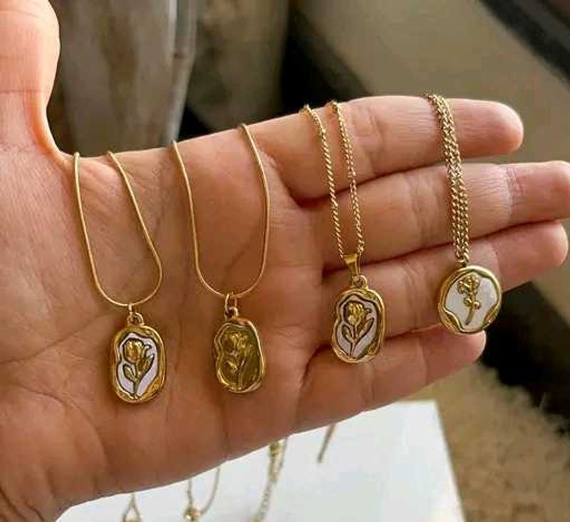 Combo Of 4 Neckchains