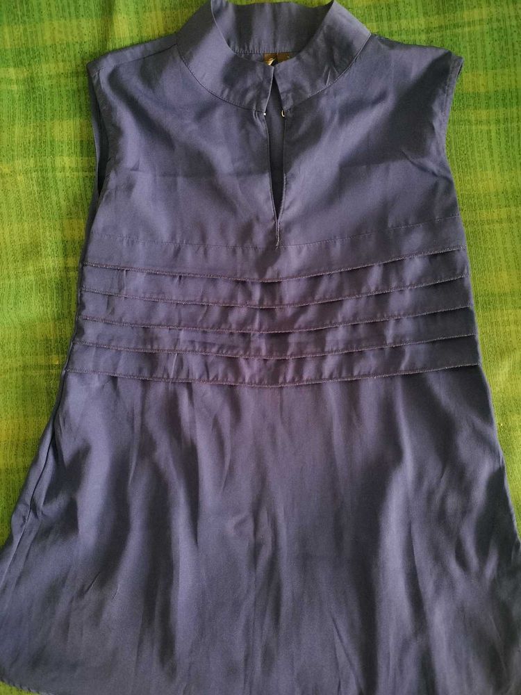 It&#39;s Nevy Blue Half Top Its New Nor Use