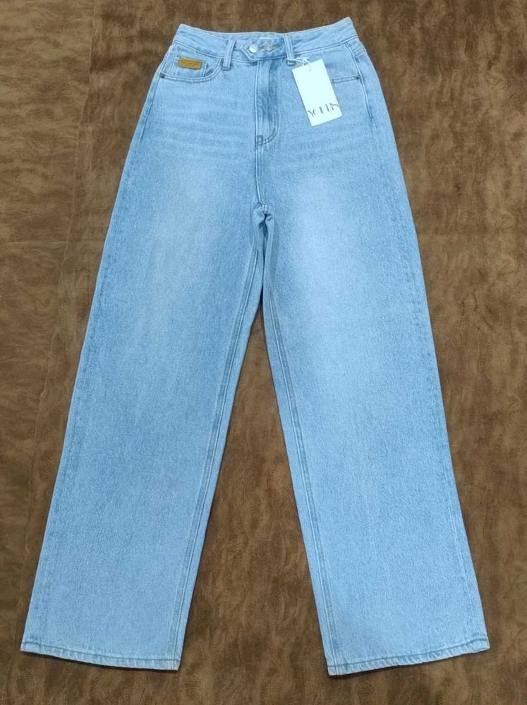 Wide Leg Light Wash Jeans