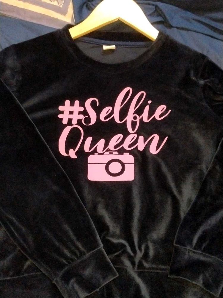 VELVET SWEATSHIRT