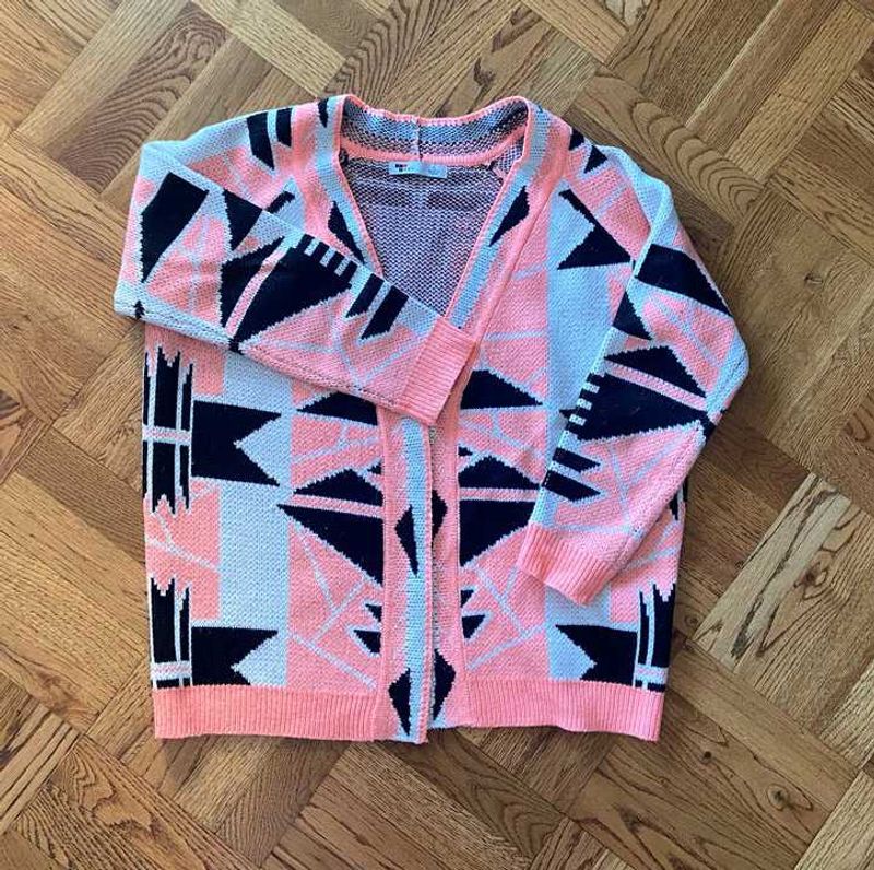 Geometric Knit Cardigan 🖤🪷