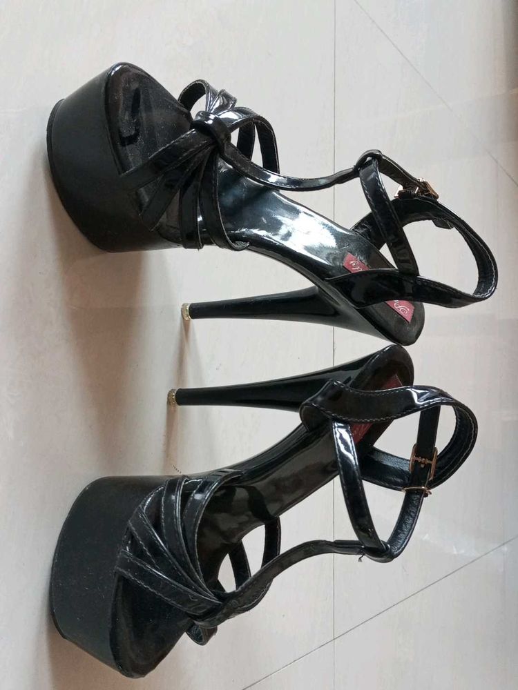 Black Stilettos Heels 👠